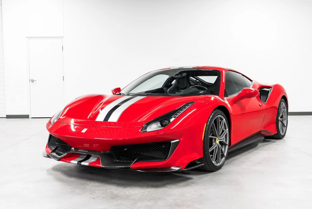 'Vua cà phê' Đặng Lê Nguyên Vũ chi 15 tỷ chỉ để đổi biển trắng cho chiếc siêu xe Ferrari 812 <a style='text-decoration: none;' href='/GTS'>GTS</a>