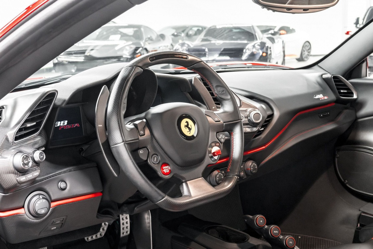 'Vua cà phê' Đặng Lê Nguyên Vũ chi 15 tỷ chỉ để đổi biển trắng cho chiếc siêu xe Ferrari 812 <a style='text-decoration: none;' href='/GTS'>GTS</a>