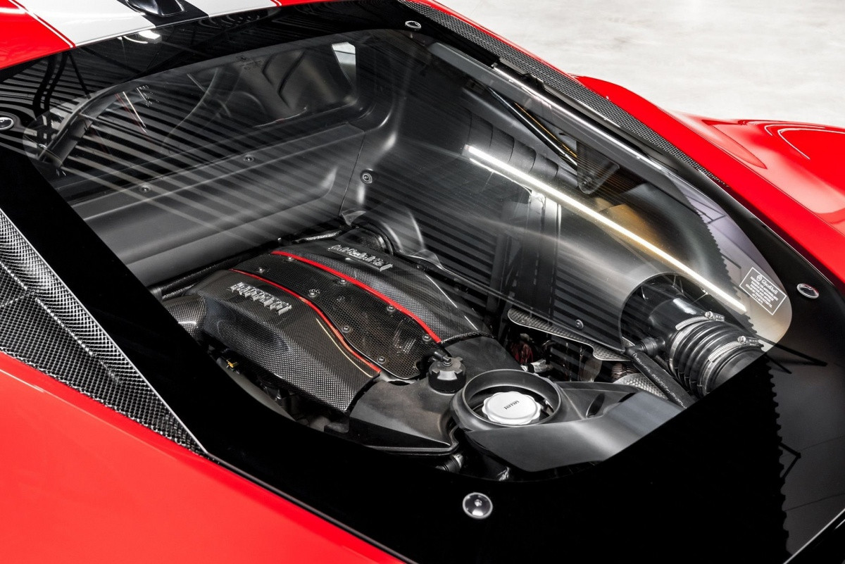 'Vua cà phê' Đặng Lê Nguyên Vũ chi 15 tỷ chỉ để đổi biển trắng cho chiếc siêu xe Ferrari 812 <a style='text-decoration: none;' href='/GTS'>GTS</a>