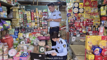Hà Nội thu giữ hàng nghìn hộp bánh Trung thu và lượng lớn đồ chơi nhập lậu tại phường Hồng Hà và Hoàn Kiếm