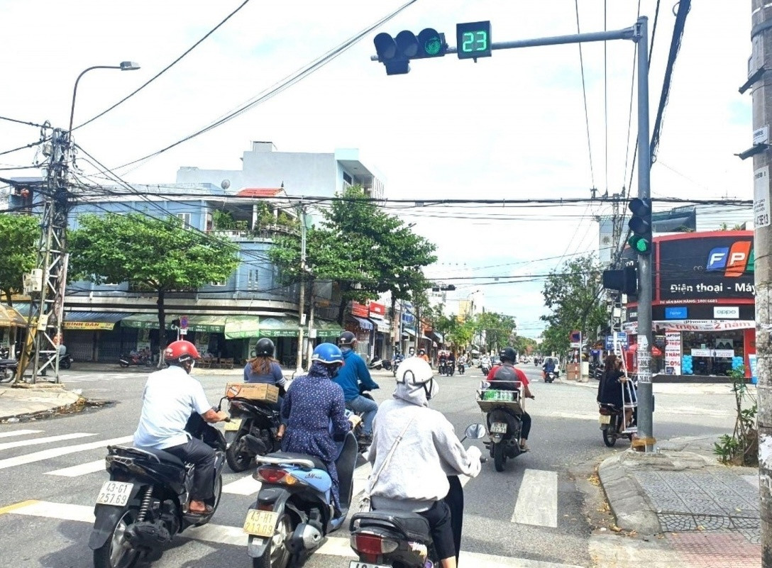 Từ 2025: Phải bật xi nhan trước bao xa theo quy định mới, nếu không thực hiện thao tác này sẽ bị phạt lên tới 22 triệu