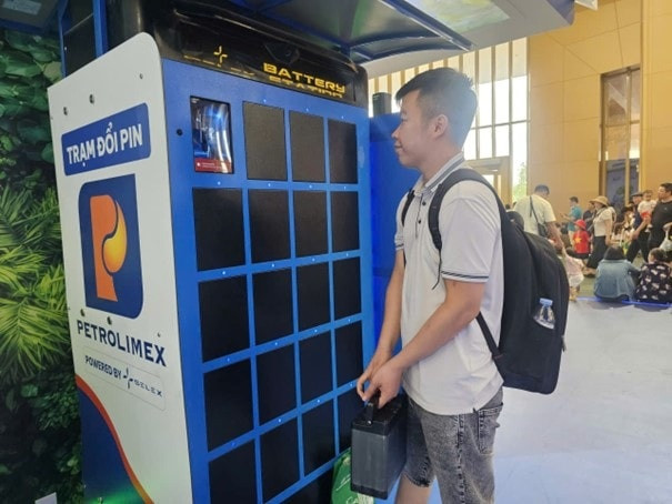 Petrolimex trở thành trạm đổi pin cho nhiều hãng xe máy điện, riêng 'ông lớn' vắng bóng