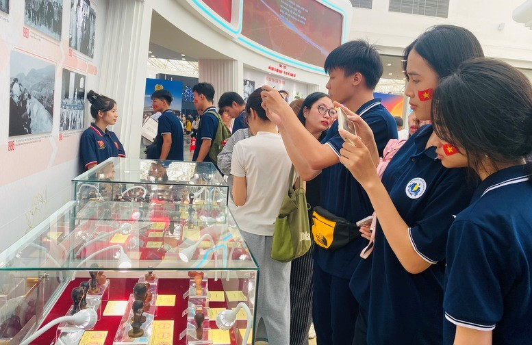 Triển lãm Thành tựu đất nước 80 năm đón 10 triệu lượt khách, lập kỷ lục 'vô tiền khoáng hậu' - ảnh 2