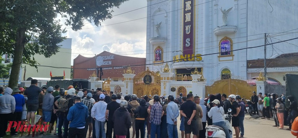 Hơn 100 công an đồng loạt khám xét ‘điểm ăn chơi’ nổi tiếng, bắt hơn 50 người - ảnh 2