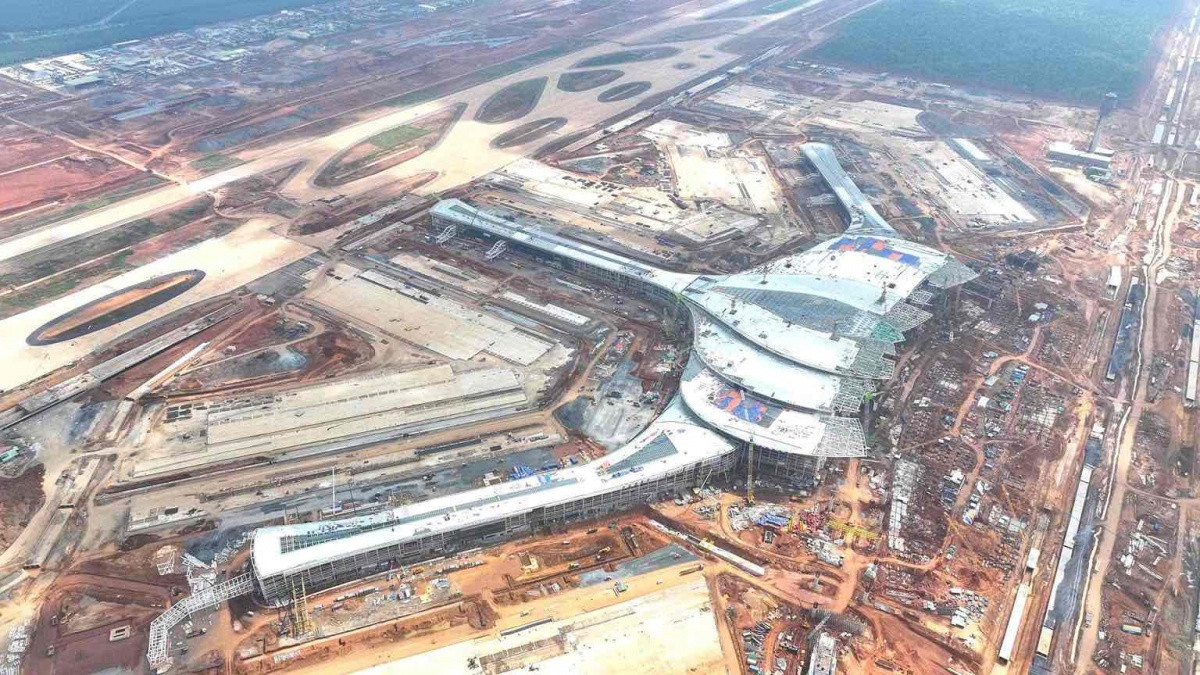 Thủ tướng: Tổ chức thi công '3 ca, 4 kíp' để bảo đảm 19/12/2025 khánh thành Cảng hàng không quốc tế Long Thành