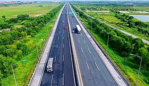 Việt Nam sắp khởi công tuyến cao tốc 24.000 tỷ rút ngắn thời gian kết nối tới nước láng giềng- Ảnh 1.