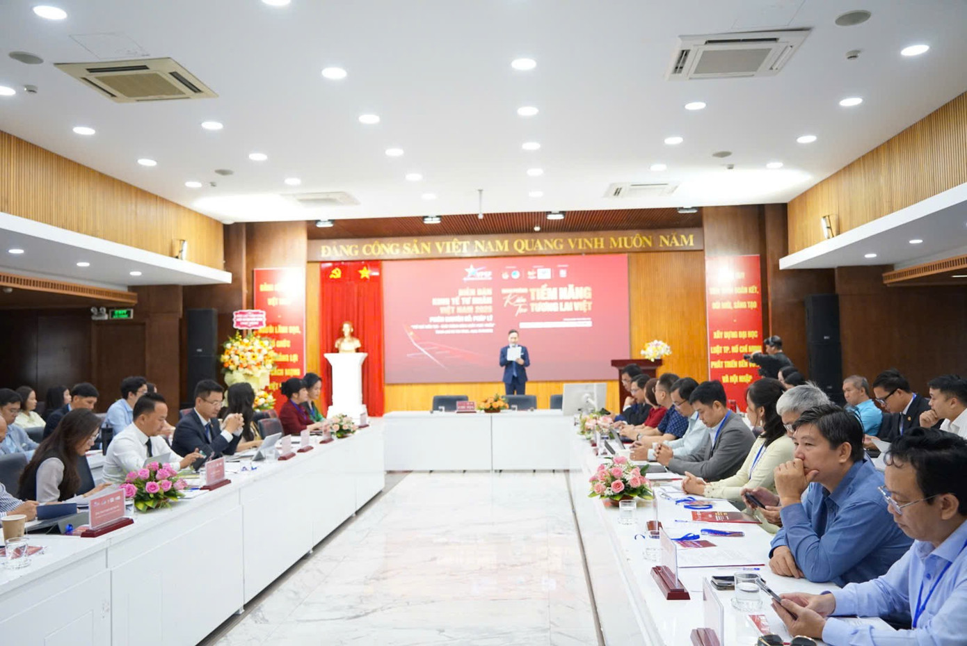 Toàn cảnh tọa đàm z6942938642535-3f35e2c78343deaa8bee2b059d02a7ab.jpg