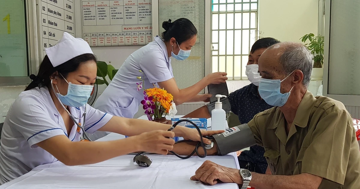 Khám sức khỏe miễn phí cho người trên 60 tuổi ở TPHCM, không phân biệt thường trú hay tạm trú