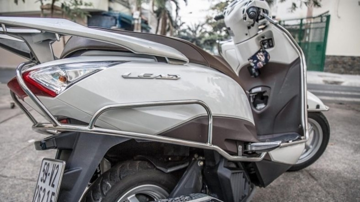 Phụ kiện xe tay ga giá vài trăm nghìn hóa ra là 'bẫy thép' nhiều người dính phải