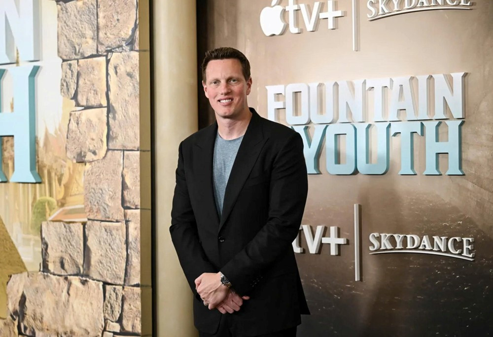 Con trai tỷ phú giàu nhất thế giới thâu tóm 2 'gã khổng lồ' Hollywood, xây đế chế mới thách thức Netflix - ảnh 1