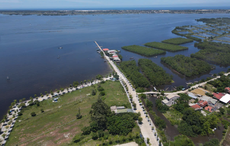 Việt Nam sắp xây thêm cây cầu vượt mới bắc qua đầm phá lớn nhất Đông Nam Á, vốn đầu tư 1.500 tỷ- Ảnh 2.