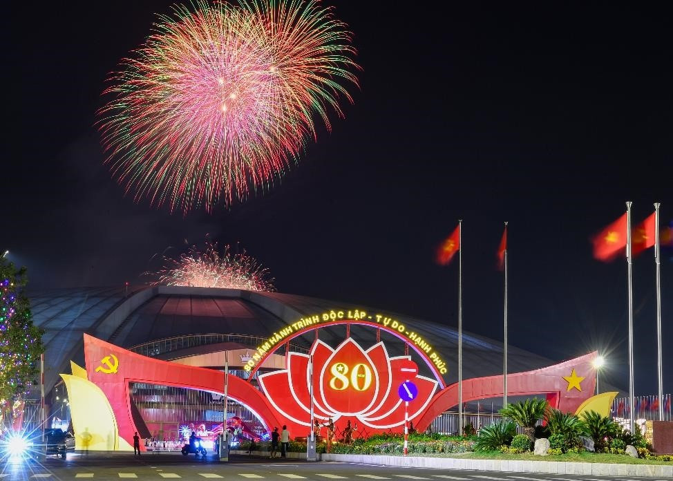 Vingroup ghi dấu ấn tại Triển lãm thành tựu đất nước với giải thưởng 