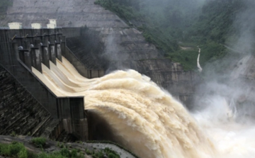 Khối ngoại gom mạnh HPG, FPT: Một cổ phiếu bán lẻ bị xả 4 phiên liên tiếp