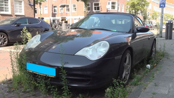 Xót xa siêu xe Porsche 911 tiền tỷ bị bỏ hoang, chủ xe mất tích không thể liên hệ