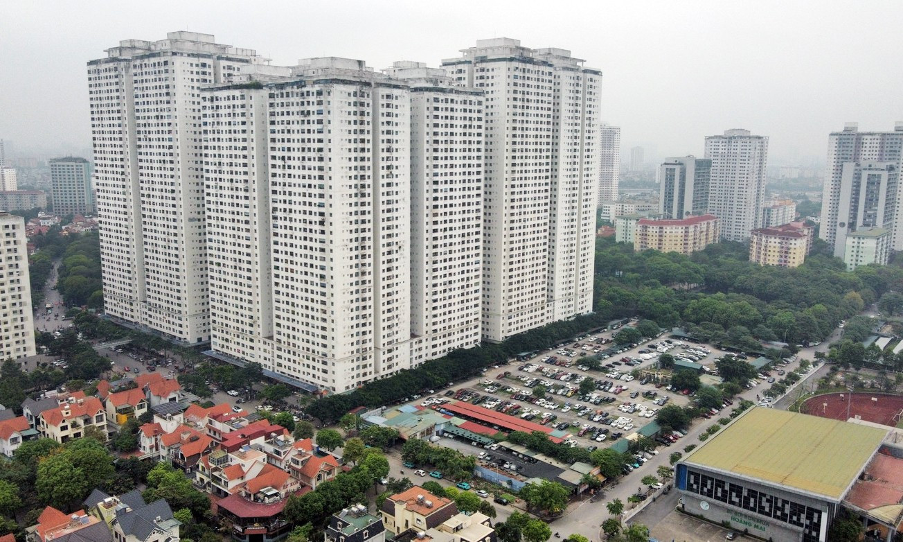 Giá căn hộ chung cư Hà Nội liên tục leo thang, tăng gấp hơn 3 lần sau 10 năm. Trong ảnh: tổ hợp 12 tòa chung cư HH ở khu đô thị Linh Đàm, phường Hoàng Liệt. z5371028391714-9103e1f77d8ded3b4f13e81a18961b28-2323.jpg