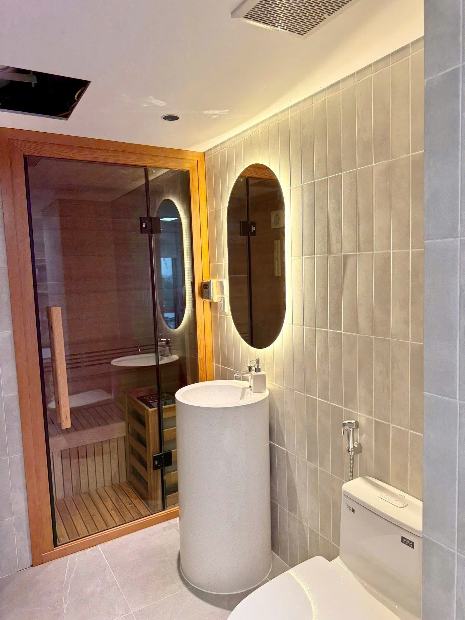 Căn hộ thông tầng giữa lòng thành phố của bà mẹ 2 con: Sang chảnh nhưng không kém phần ấm cúng, chỉ nhìn view bếp đã thấy đắt giá- Ảnh 10.