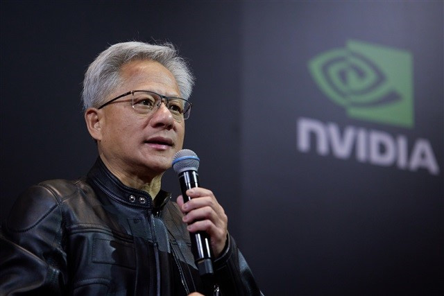 CEO Jensen Huang thất vọng vì Trung Quốc cấm chip AI của Nvidia - ảnh 1