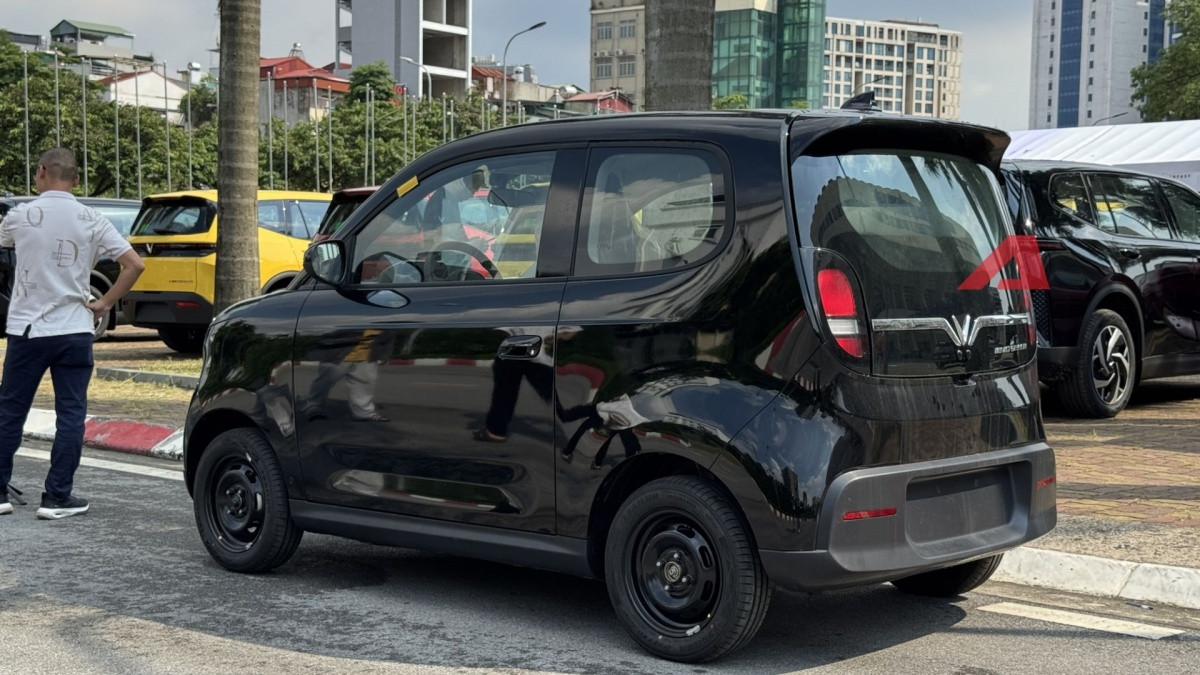 VinFast Minio Green 'không che' tại Hà Nội: Giá 269 triệu, cụm đèn ‘ăn tiền’, chìa khoá cơ, dân độ xe thoả sức sáng tạo