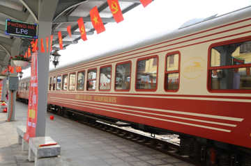 Chỉ ít ngày nữa, thành phố nhỏ nhất Việt Nam sẽ vận hành tàu hỏa chở 300 công chức, viên chức đi làm