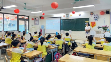 Không làm đủ 8 tiếng/ngày, tại sao lương giáo viên vẫn cao nhất khối sự nghiệp?