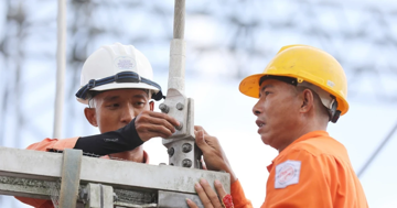 Người dân nói bị thay gấp công tơ, điện lực trả lời thế nào?