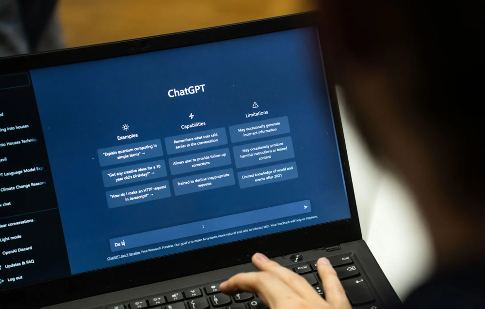 Lạm dụng AI, học sinh có thể ‘mất trắng’ tư duy độc lập - ảnh 1