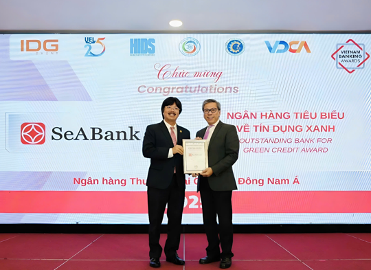 SeABank khẳng định dấu ấn bền vững với 2 giải thưởng Ngân hàng Việt Nam tiêu biểu