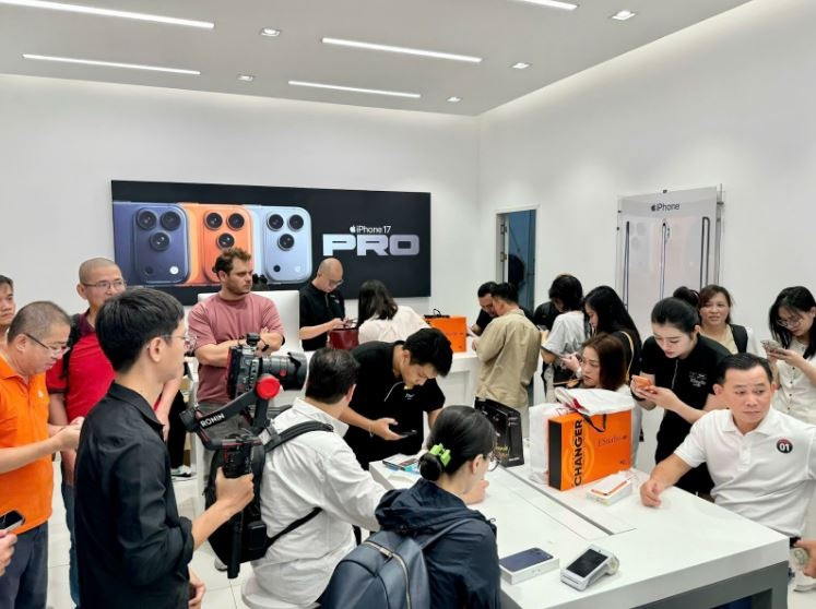 iPhone 17 và iPhone Air chính thức lên kệ tại <a style='text-decoration: none;' href='/FPT'>FPT</a> Shop và F.Studio by <a style='text-decoration: none;' href='/FPT'>FPT</a> ưu đãi đến 8 triệu đồng, bảo hành 17 tháng
