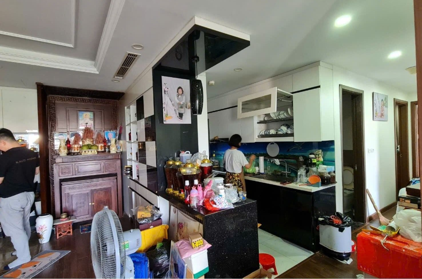 Hành trình 'thổi hồn' Wabi-Sabi vào từng ngõ ngách trong căn hộ của một gia đình trẻ- Ảnh 1.