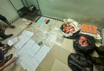 Khám xét khẩn cấp chỗ ở của Chu Tâm Dương sinh năm 2003