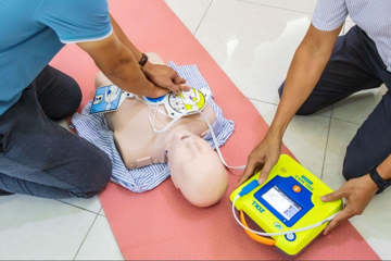 Lần đầu tiên Việt Nam có máy khử rung tim tự động cho cộng đồng do FPT triển khai