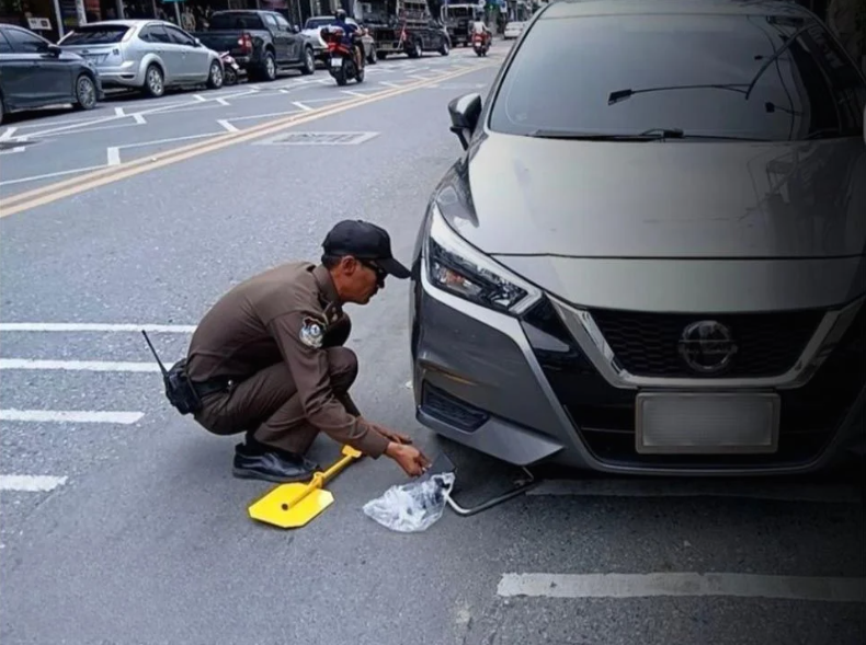 Người dân thành phố du lịch nổi tiếng bức xúc với quy định đỗ xe theo ngày chẵn - lẻ - ảnh 2