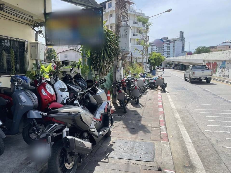 Người dân thành phố du lịch nổi tiếng bức xúc với quy định đỗ xe theo ngày chẵn - lẻ - ảnh 3