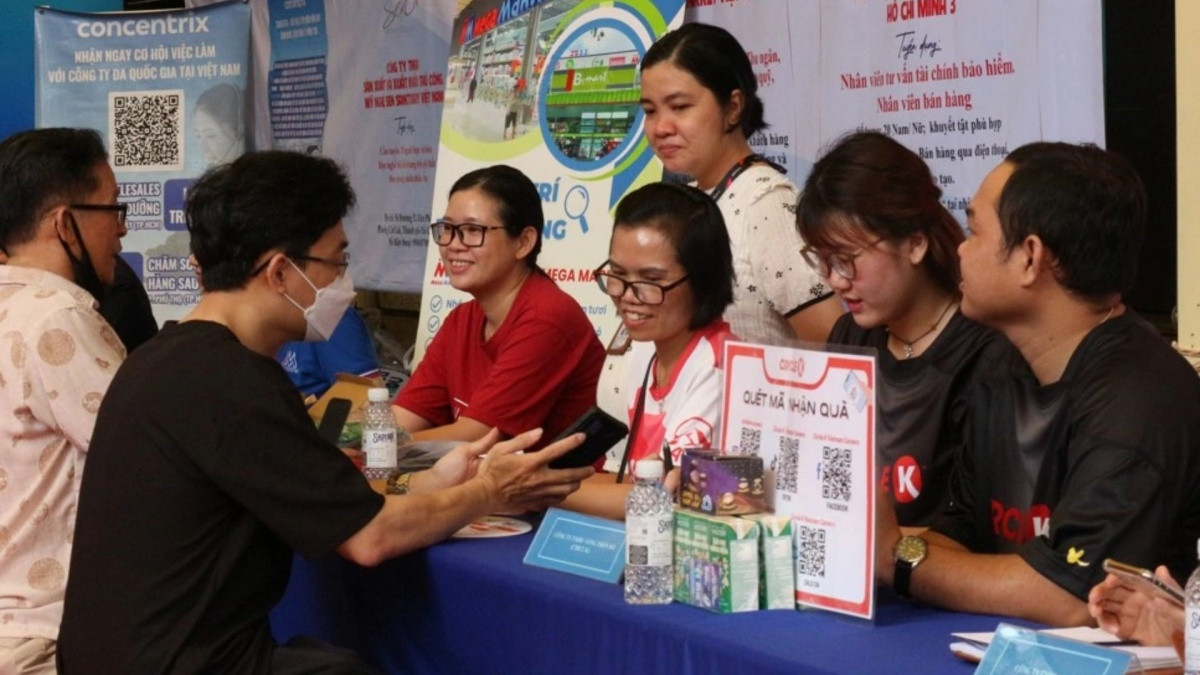 Nhiều việc làm đang cần tuyển gấp, có mức lương đến 25 triệu đồng/tháng