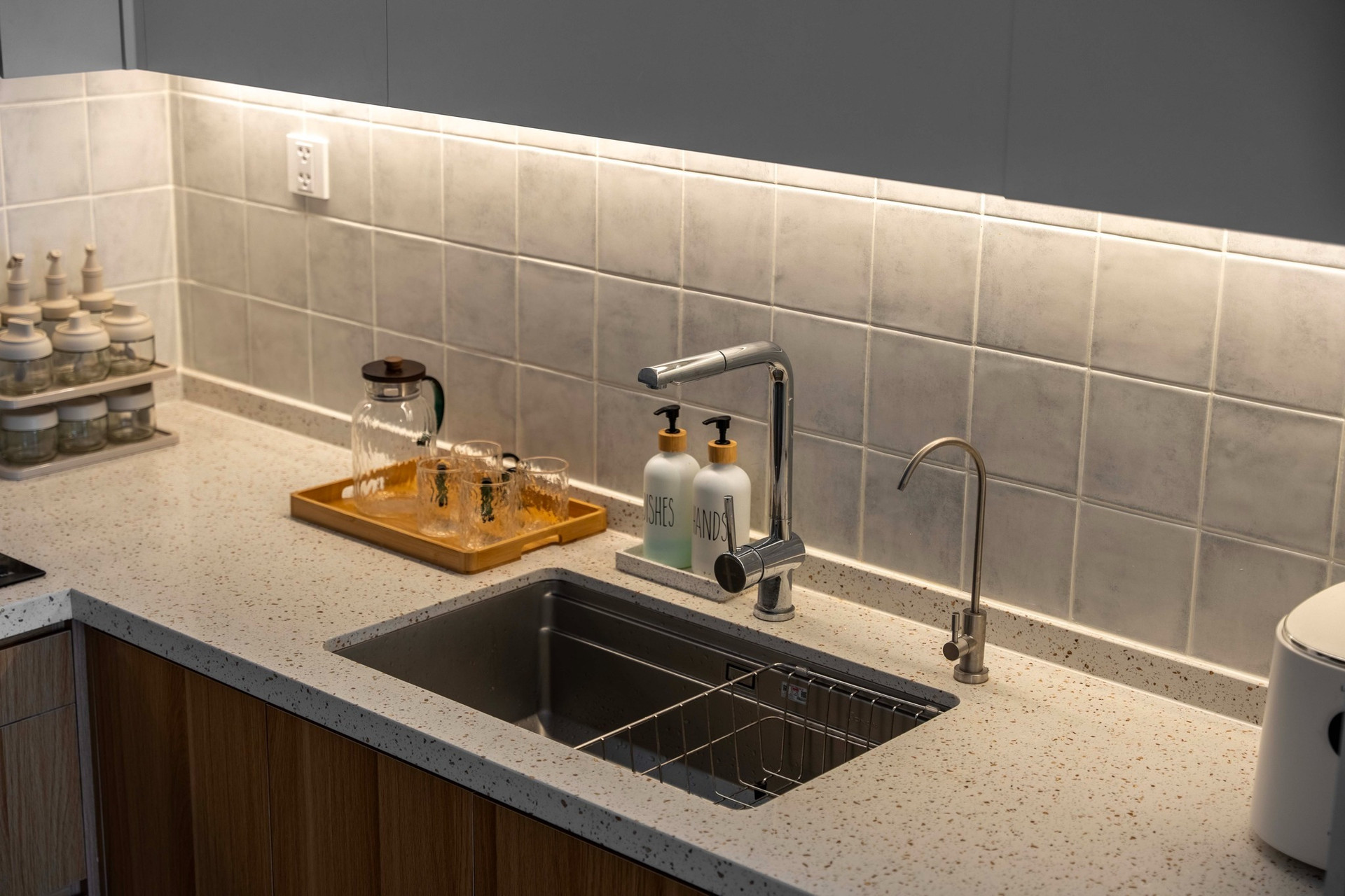 Tổ ấm 70m2 nổi bật với nội thất đương thời và bảng màu ấm cúng- Ảnh 4.