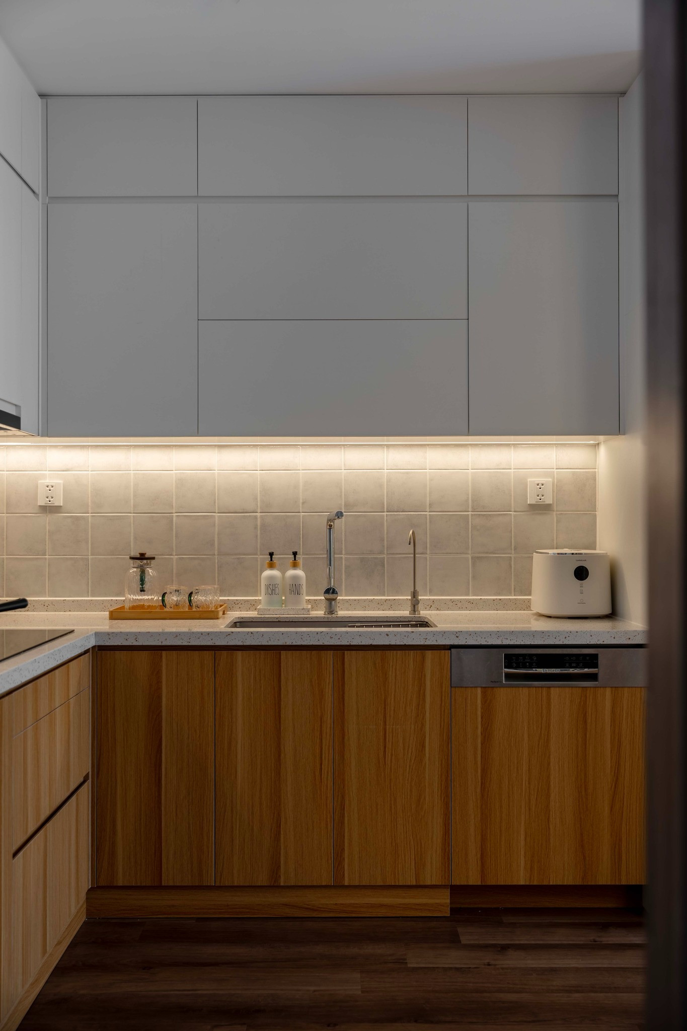 Tổ ấm 70m2 nổi bật với nội thất đương thời và bảng màu ấm cúng- Ảnh 5.