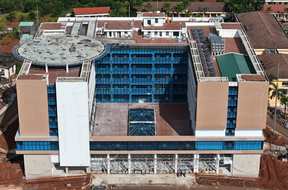 Bệnh viện có bãi đáp trực thăng đầu tiên tại tỉnh lớn nhất Việt Nam sắp đi vào hoạt động- Ảnh 1.