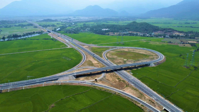 Tuyến cao tốc 12.000 tỷ mà Tập đoàn Sơn Hải cam kết bảo hành 10 năm chính thức hoàn thành- Ảnh 1.