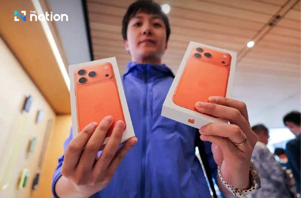 iPhone 17 tạo ‘cơn sốt’ ​ở Việt Nam và khắp châu Á: Khách sẵn lòng xếp hàng dài, đợi nhiều tuần để sở hữu siêu phẩm - ảnh 4