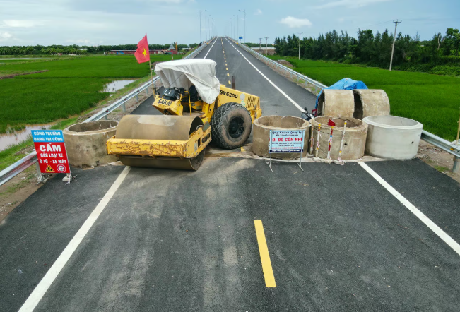 Cầu vượt sông nghìn tỷ nối 2 tỉnh miền Bắc, kết thúc hơn 200 năm di chuyển bằng đò của người dân bên sông Hồng sắp thông xe- Ảnh 2. Cầu vượt sông nghìn tỷ nối 2 tỉnh miền Bắc, kết thúc hơn 200 năm di chuyển bằng đò của người dân bên sông Hồng sắp thông xe- Ảnh 2.