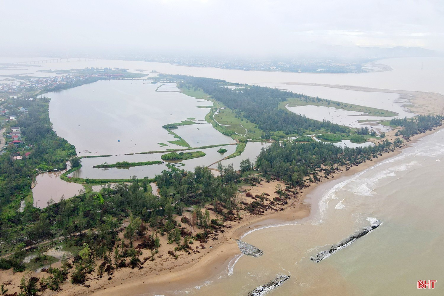 Chỉ ít ngày nữa, gần cây cầu đẹp nhất Bắc miền Trung sẽ khởi công khu du lịch sinh thái biển cao cấp- Ảnh 1.
