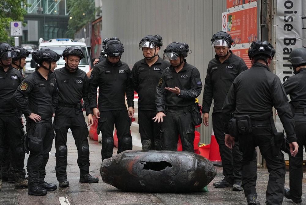 Phát hiện quả bom nặng 454kg giữa phố, ngay lập tức sơ tán 6.000 người - ảnh 2