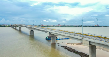 Cầu vượt sông nghìn tỷ nối 2 tỉnh miền Bắc, kết thúc hơn 200 năm di chuyển bằng đò của người dân bên sông Hồng sắp thông xe