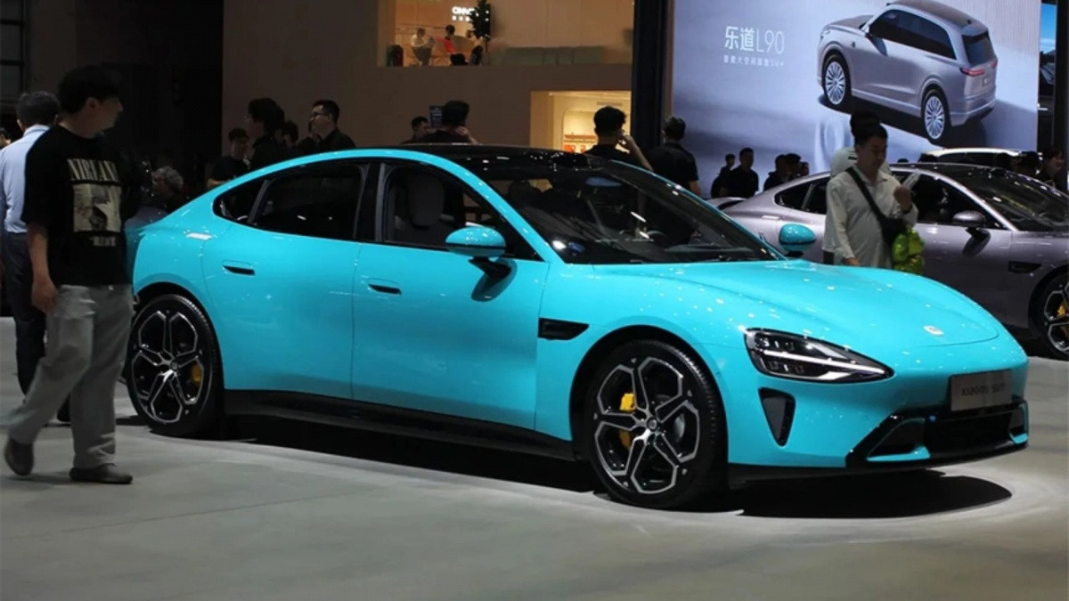 Xiaomi triệu hồi xe điện liên quan độ an toàn khi lái tự động