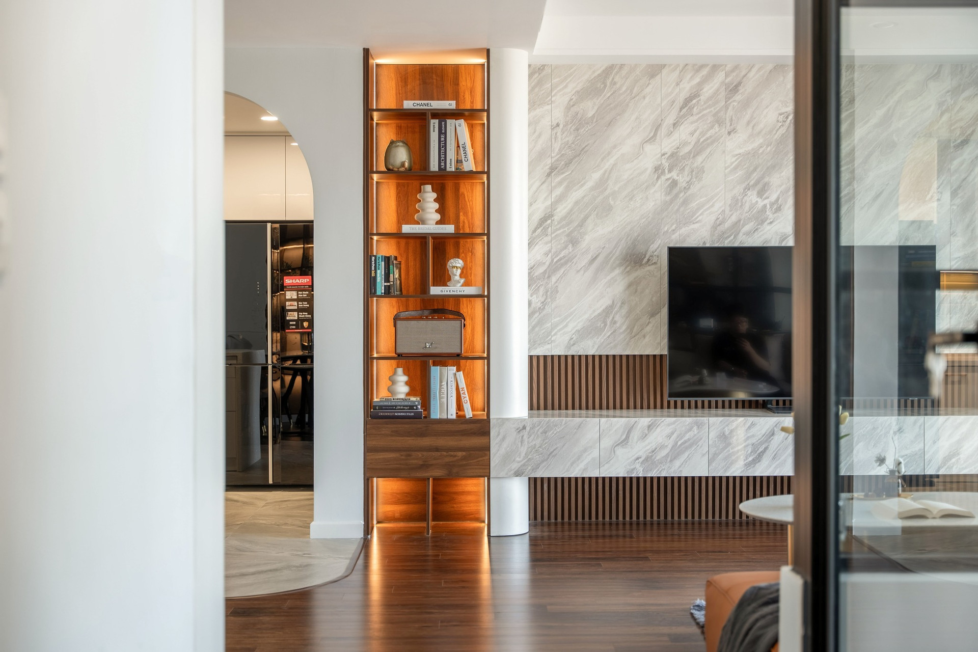 Căn hộ cũ ‘lột xác’ thành không gian sống sang trọng, hiện đại chỉ với 5 triệu đồng/m2- Ảnh 2.