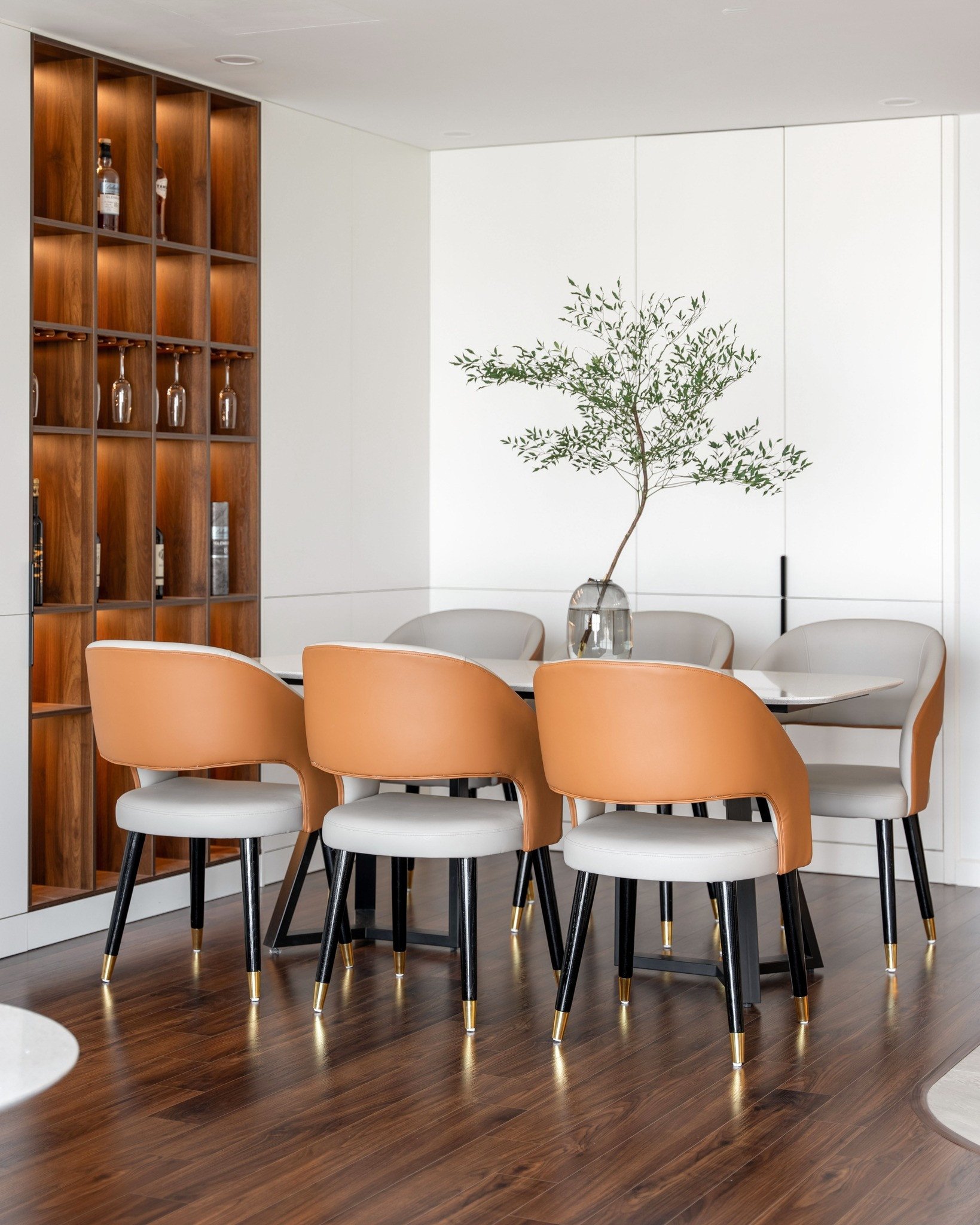 Căn hộ cũ ‘lột xác’ thành không gian sống sang trọng, hiện đại chỉ với 5 triệu đồng/m2- Ảnh 10.