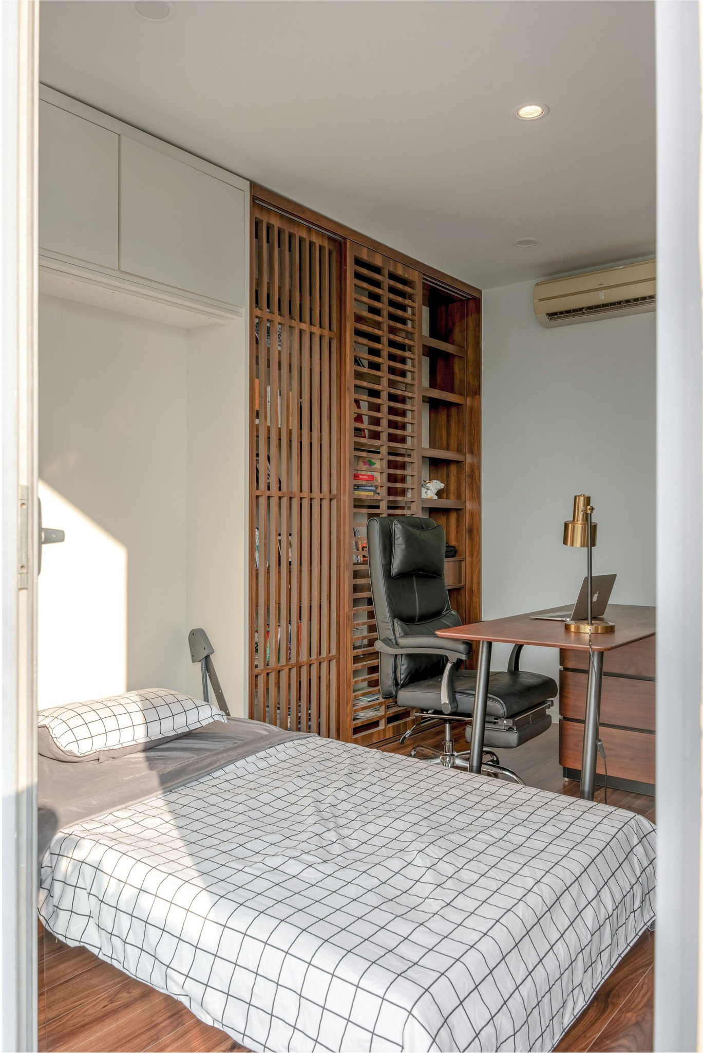 Căn hộ cũ ‘lột xác’ thành không gian sống sang trọng, hiện đại chỉ với 5 triệu đồng/m2- Ảnh 11.