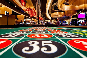 Bộ Tài chính đề xuất thí điểm cho người Việt vào chơi casino tại Vân Đồn và Hồ Tràm