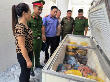 Khởi tố, khám xét chỗ ở người bán thịt lợn Nguyễn Thị Mai