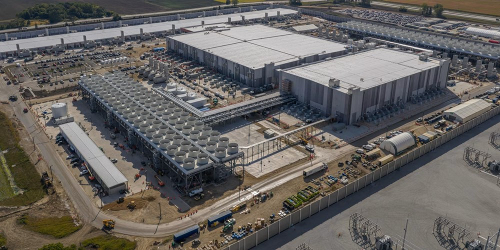 Microsoft rót 3,3 tỷ USD biến dự án ‘đắp chiếu’ của Foxconn thành trung tâm dữ liệu AI mạnh nhất thế giới - ảnh 1